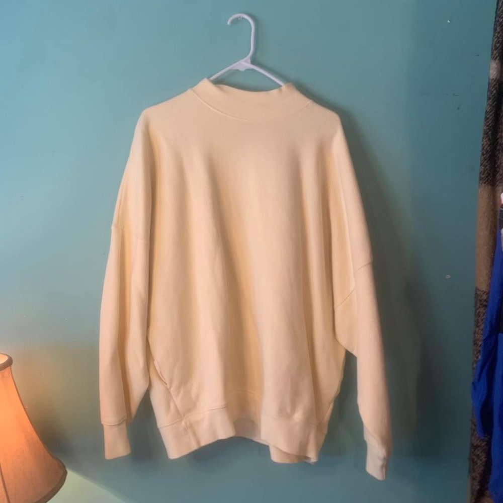TNA PASTEL OVERSIZED CREWNECK